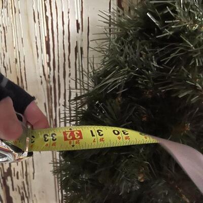 189: Red Baskets and Evergreen Wreath