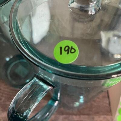 190: tray, Pitchers, and Blender