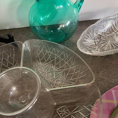 191: Easter Tablecloths and Plastic Serving Dishes