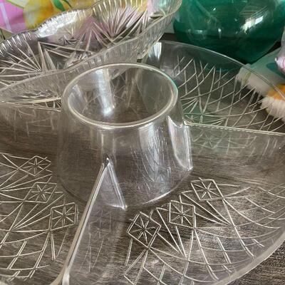 191: Easter Tablecloths and Plastic Serving Dishes