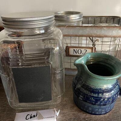200: Kitchen decor