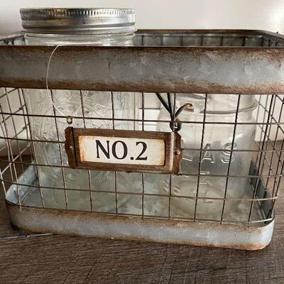 200: Kitchen decor
