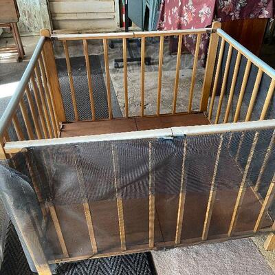 213: Vintage playpen