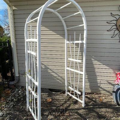 222: White Pastic Garden Arch