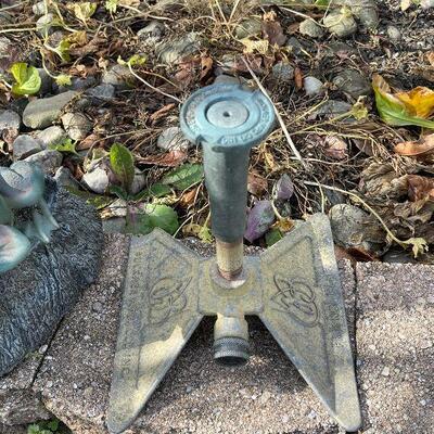 223: Metal Sprinkler and Frog