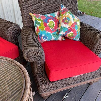 232: Wicker Outdoor Set