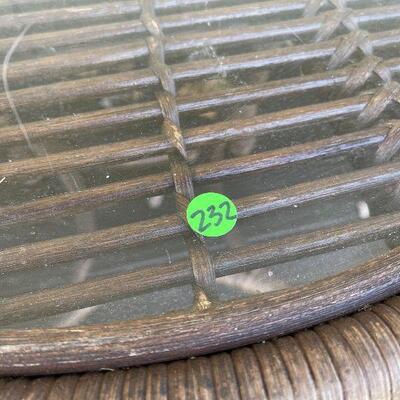 232: Wicker Outdoor Set