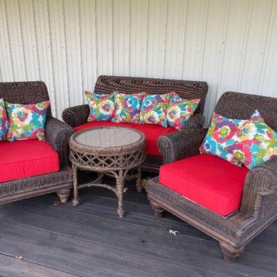 232: Wicker Outdoor Set