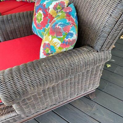 232: Wicker Outdoor Set