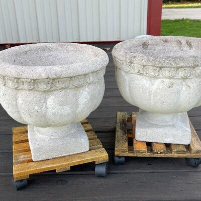 233: Set of Two Planters