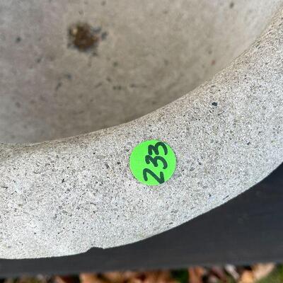 233: Set of Two Planters