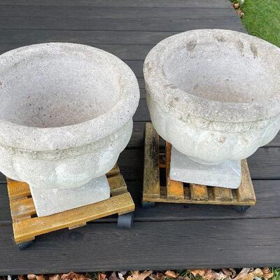233: Set of Two Planters