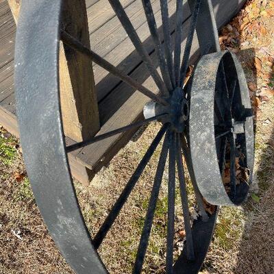 237: Large Wagon Wheels