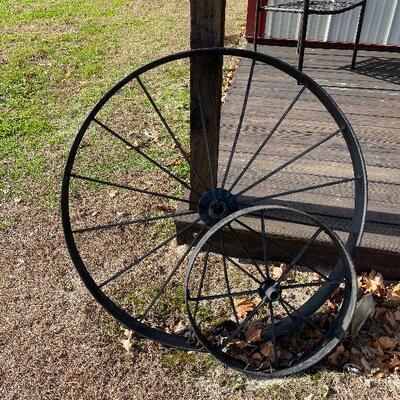 237: Large Wagon Wheels