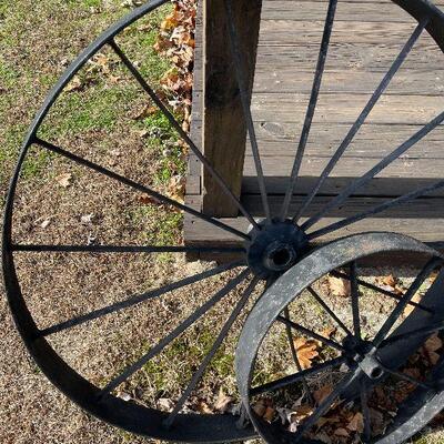 237: Large Wagon Wheels