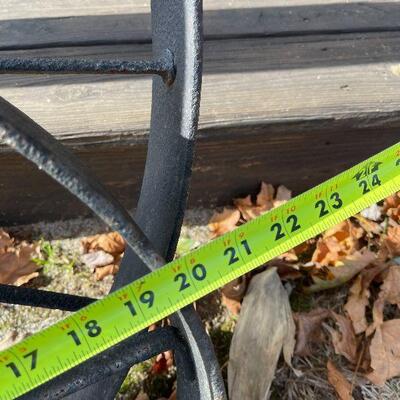 237: Large Wagon Wheels