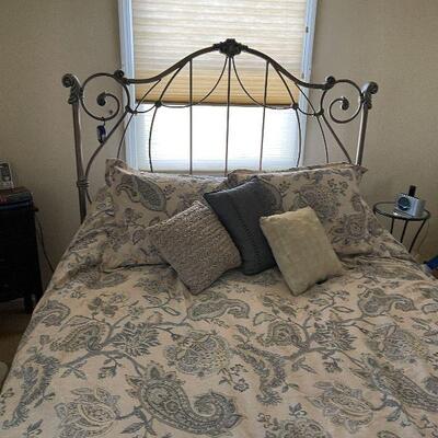 270: Full/Queen Headboard and Footboard
