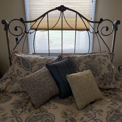 270: Full/Queen Headboard and Footboard