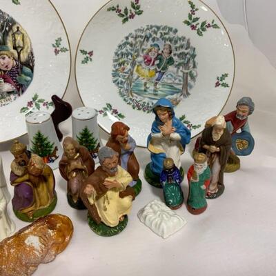 (157) Nativity Pieces & 2 Royal Daulton Plates