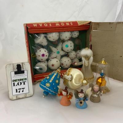 (177) Vintage | Seven Ornaments & Snow Foam Set