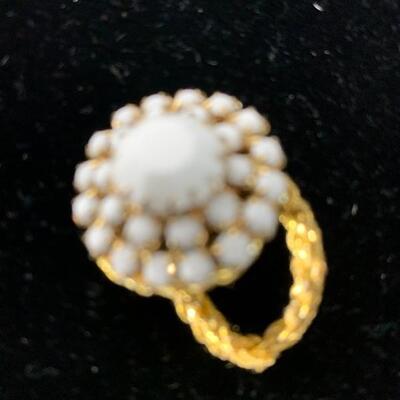 White pearl colored cluster Ring see description 