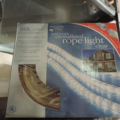 ROPE AND DECROTIVE LIGHTS AND ELECTRIC CANDLES
