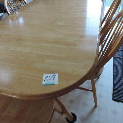 OAK TABLE AND 6 MATCHING CHAIRS