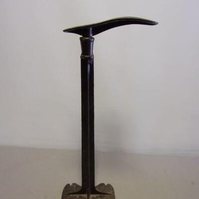 Lot 119 - Vintage Cobbler's Cast Iron Shoe Last and Anvil