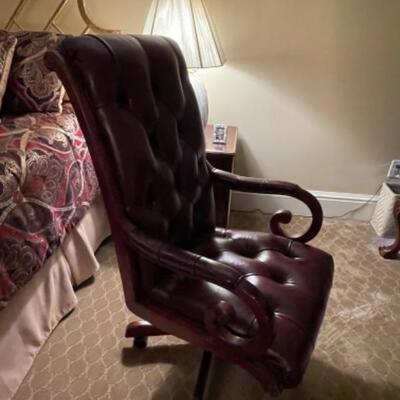 Leather tufted office chair