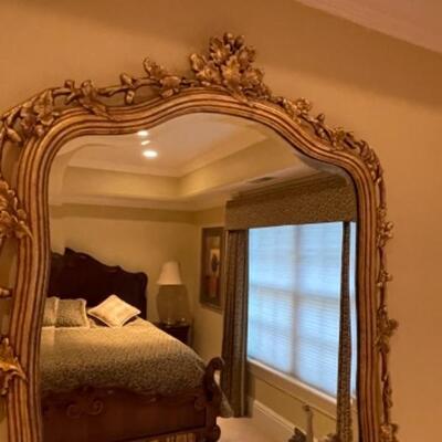 Stunning gilded mirror 