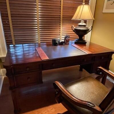 Hooker desk chair 