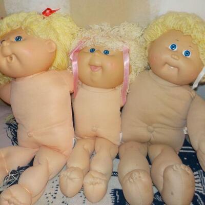 3  vintage cabbage patch  dolls.