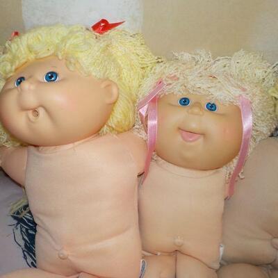 3  vintage cabbage patch  dolls.