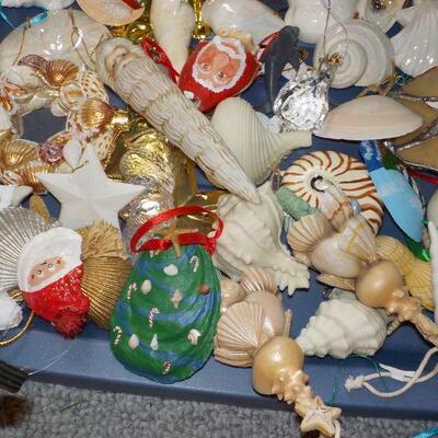 Santa's gift box of Ornaments 60+.