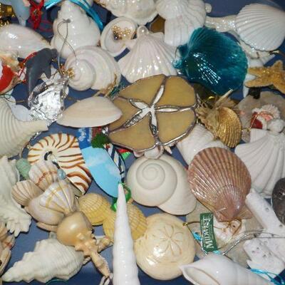 Santa's gift box of Ornaments 60+.