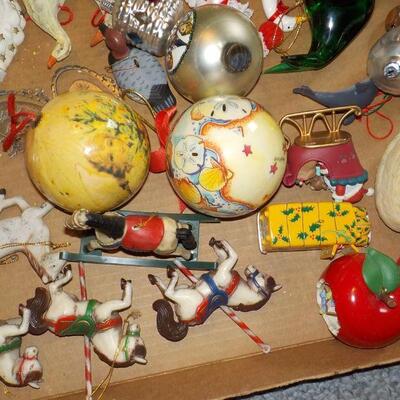 SANTA'S 2ND BOX OF XMASS ORNAMENTS.