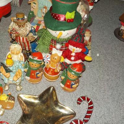 NO.3 SANTA BARGAIN LOT CRAZY XMAS STUFF.