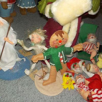sANTA LOT NO. 4 OF SUPER XMAS DEALS.
