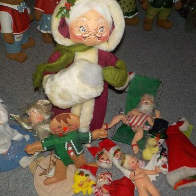 sANTA LOT NO. 4 OF SUPER XMAS DEALS.