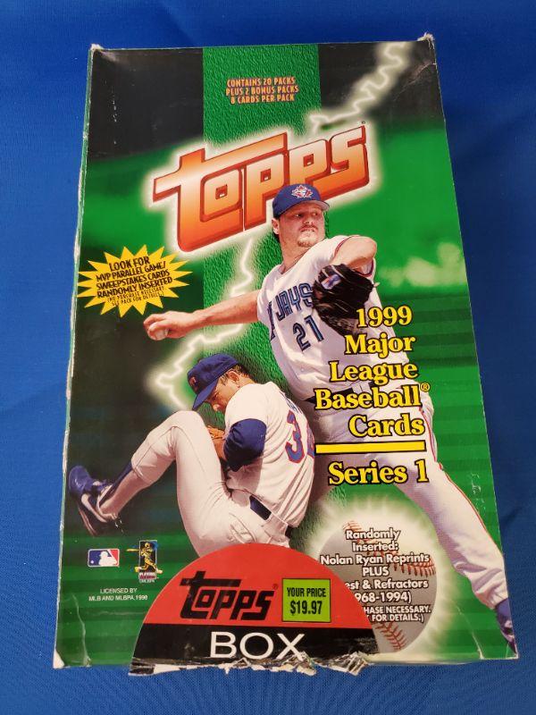 Lot 11 Box of Topps 1999 MLB Series 1 Baseball Cards