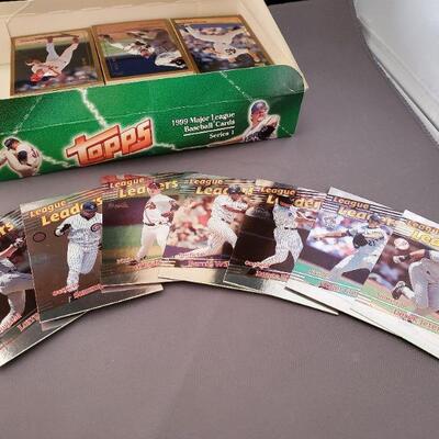 Lot 11:  Box of Topps 1999 MLB Series 1 Baseball Cards