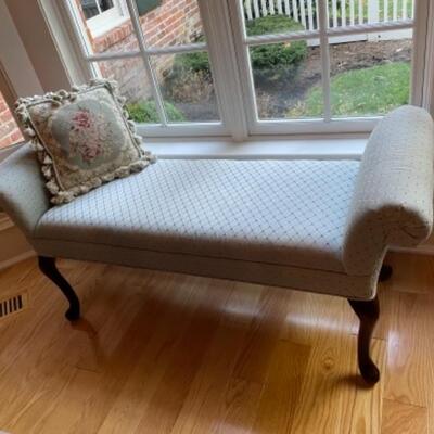 Rolled arm upholstered bench 