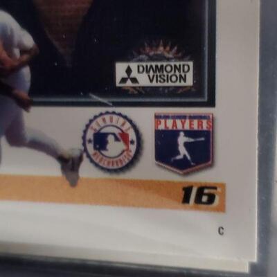Lot 22: Binder of Misc 1995 Topps Baseball Cards