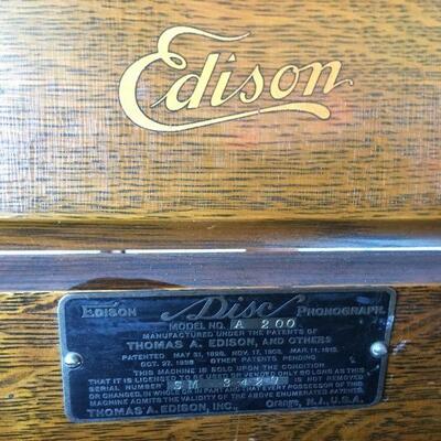 Edison Crank/Disc Antique Player w/ Golden Oak Case & Records