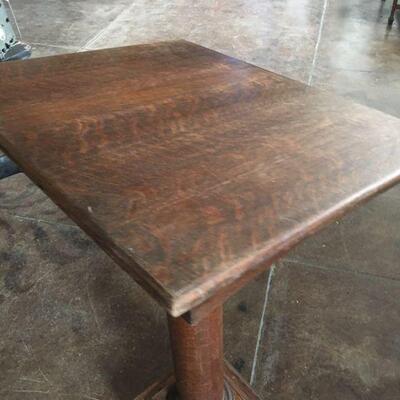 Antique Quartersawn Solid Oak Lecturn In Great Condition
