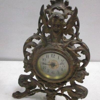 Lot 178 - Clock & Brass Door Knocker