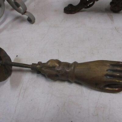 Lot 178 - Clock & Brass Door Knocker