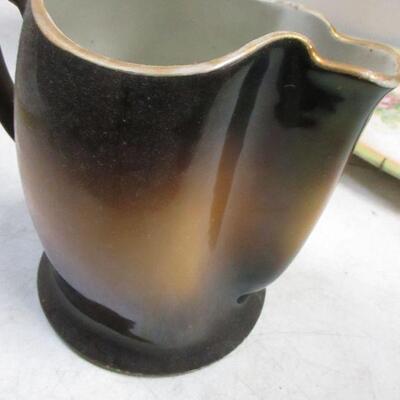 Lot 179 - Home Decor Items - Mug & More