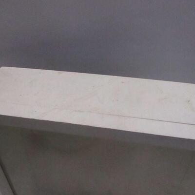 Lot 181 - Home Decor Items
