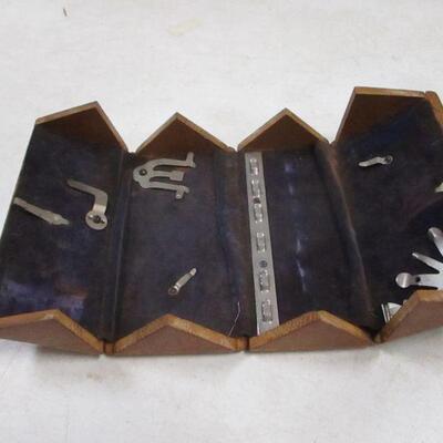 Lot 182 - Fisher Stainless Steel Or Alloy Laboratory Prong Chemistry Clamps & Wooden Tool Box
